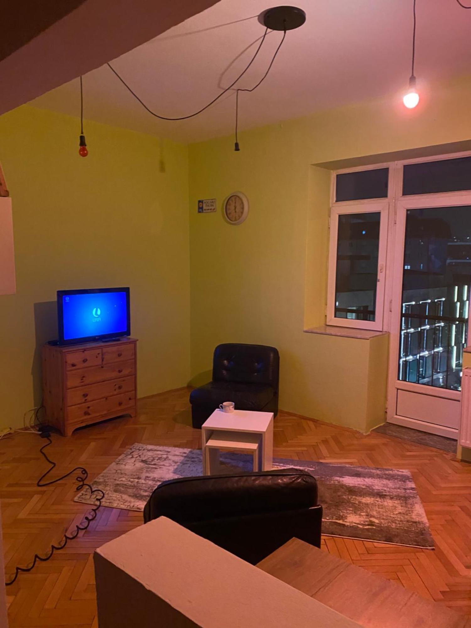 Newborn Center Hostel All Day Free Coffee Пристина Екстериор снимка
